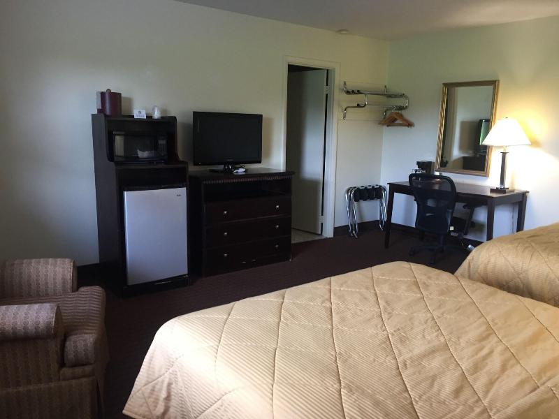 Budget Inn Farmington image