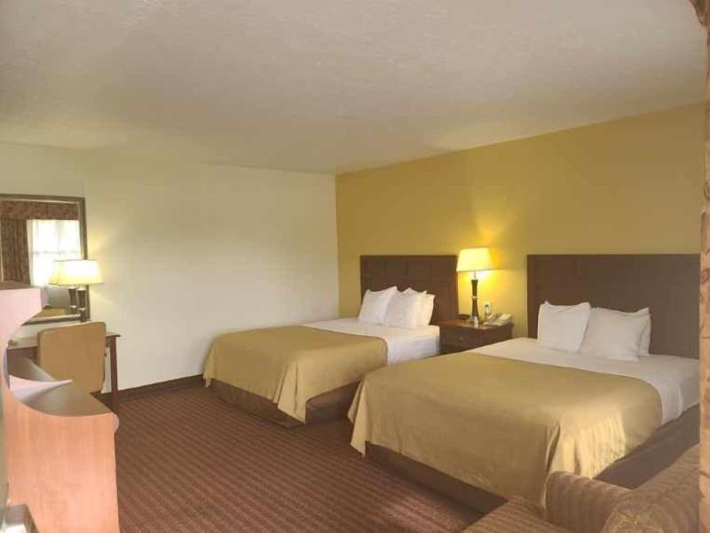 Budget Inn Farmington image