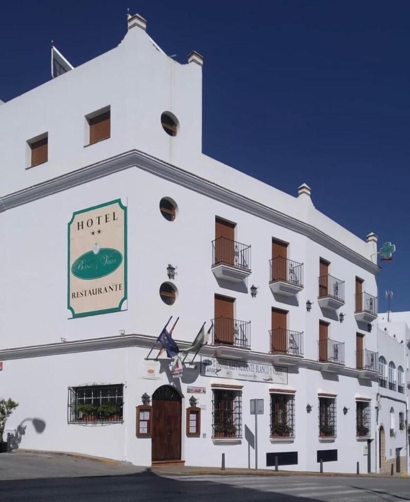 Hotel Restaurante Blanco Y Verde image
