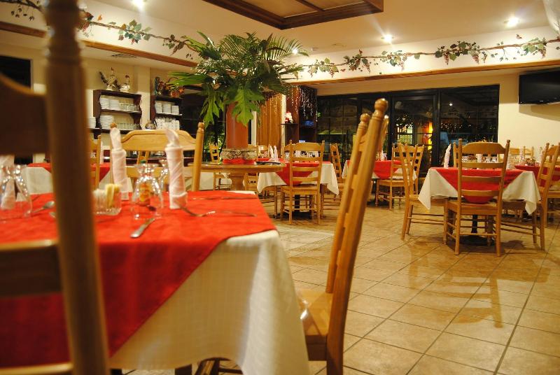 Aparthotel La Cordillera image
