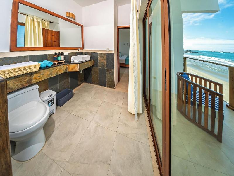Cormorant Beach House image