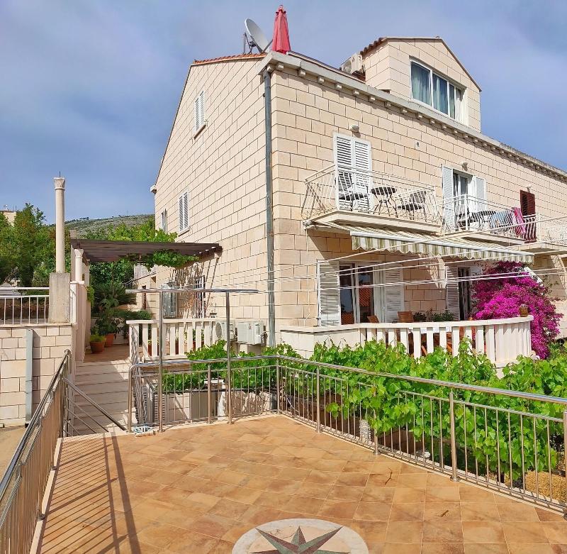 Apartments Milka Miho