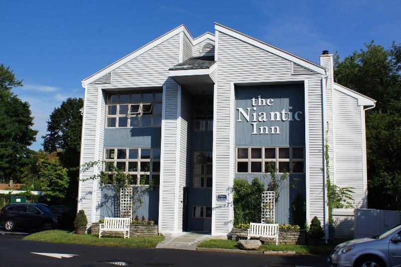 The Niantic Inn image