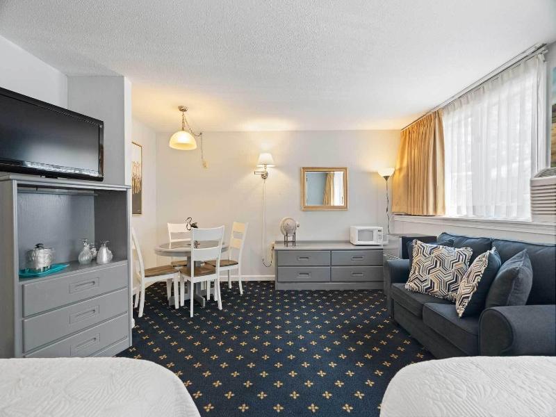 The Niantic Inn image