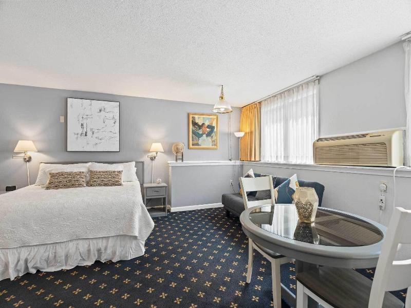 The Niantic Inn image