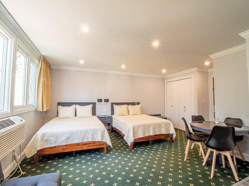 The Niantic Inn image