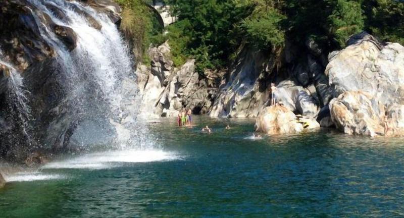 Hotel Al Fiume image