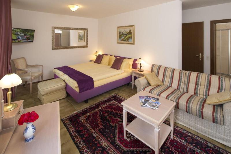 Hotel Al Fiume image