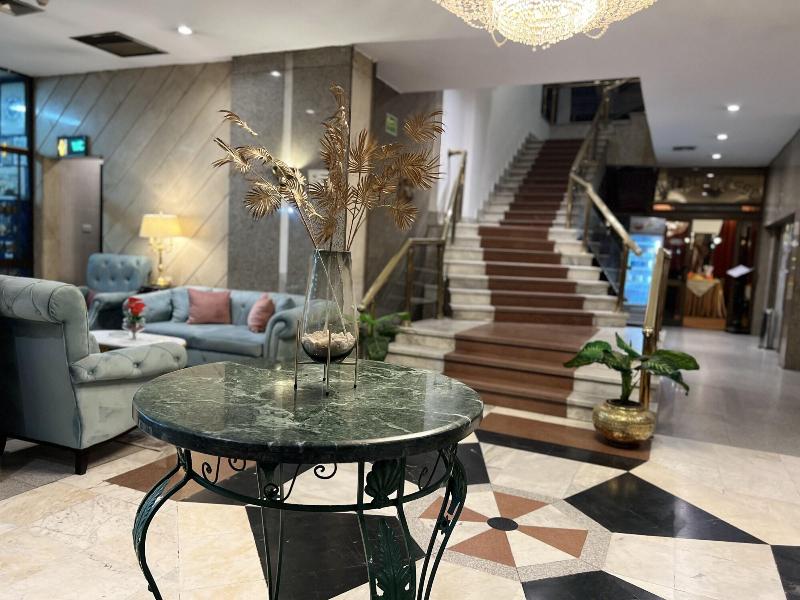 Santana Hotel image