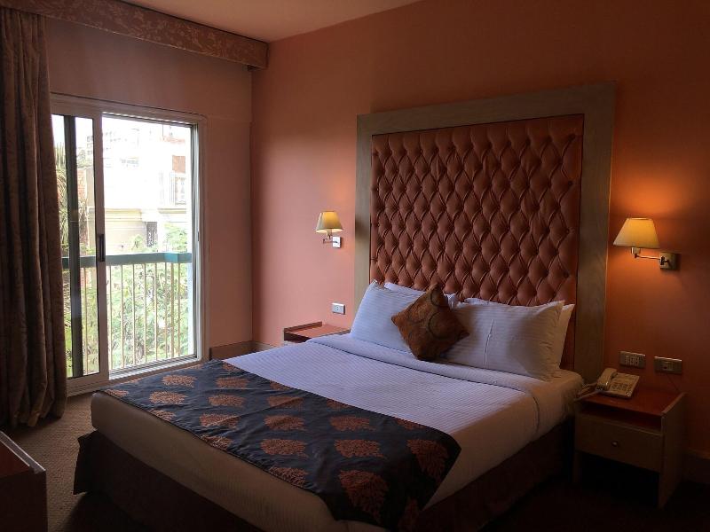 Santana Hotel image