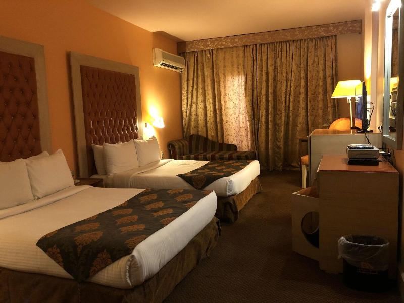 Santana Hotel image