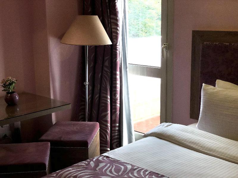 Santana Hotel image