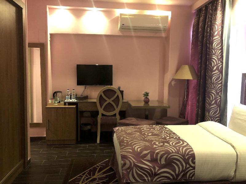 Santana Hotel image