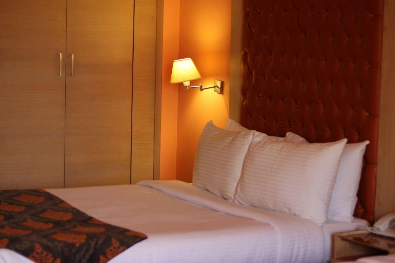 Santana Hotel image
