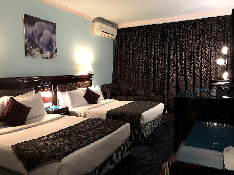 Santana Hotel image