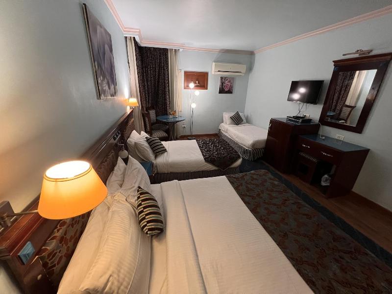 Santana Hotel image