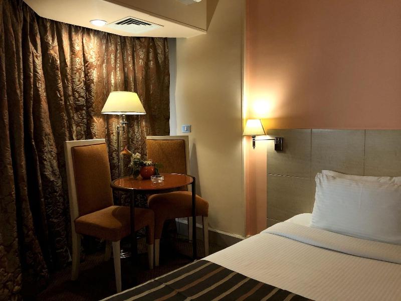 Santana Hotel image