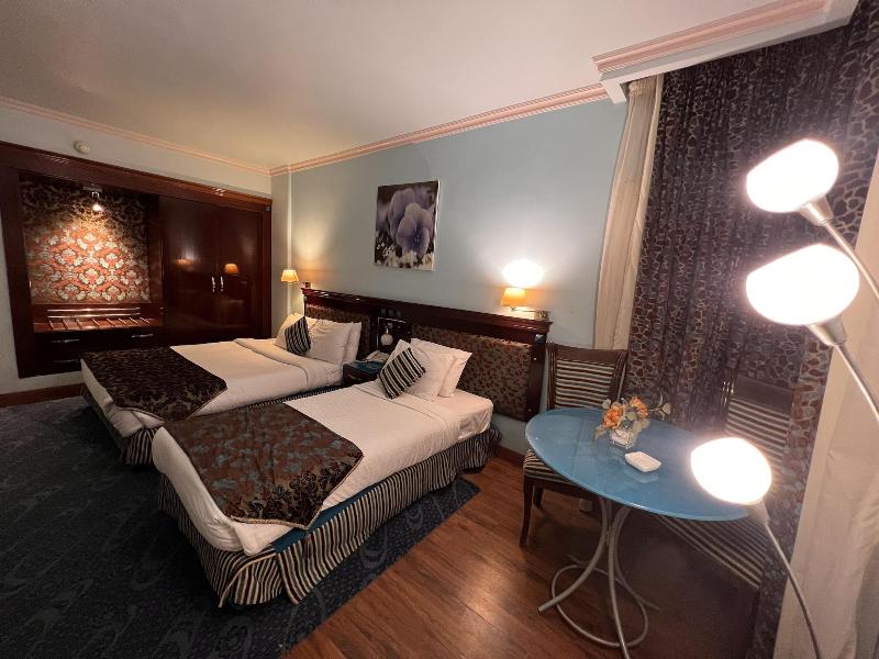 Santana Hotel image