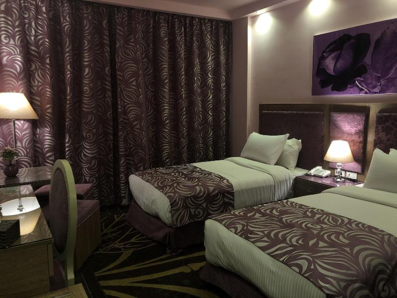 Santana Hotel image