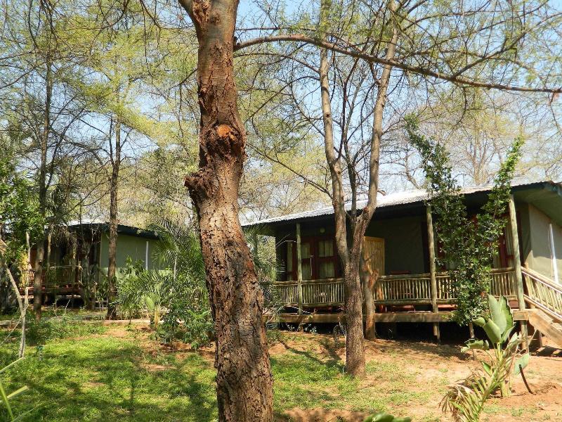 Kwalape Safari Lodge image