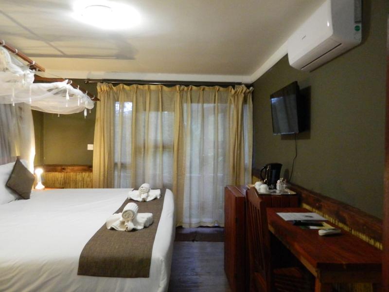 Kwalape Safari Lodge image
