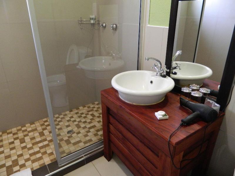 Kwalape Safari Lodge image