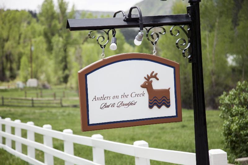 Antlers On The Creek Bed Breakfast