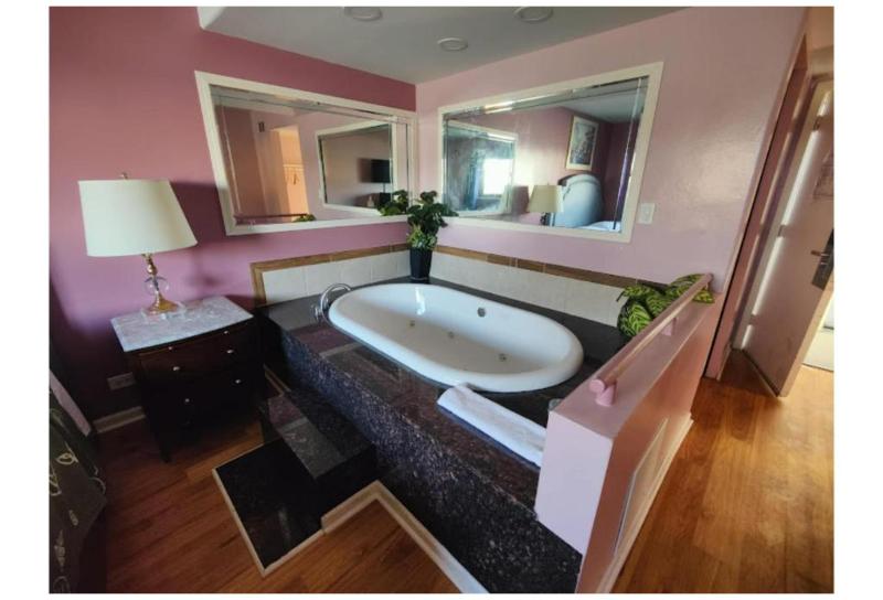 Motel Edgebrook Chicago North Shore by OYO image