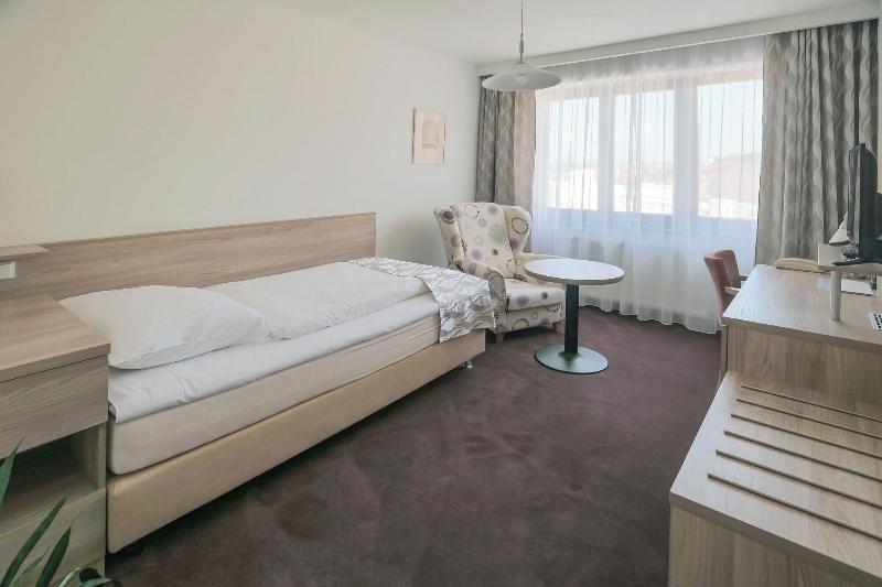 Hotel Zlata Hva Zda image