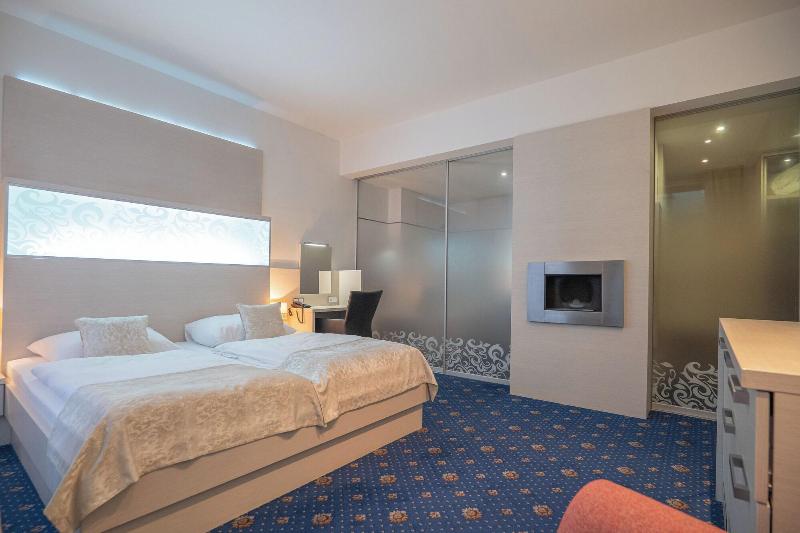 Hotel Zlata Hva Zda image