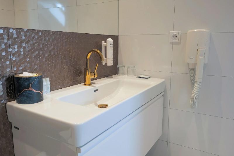Hotel Zlata Hva Zda image