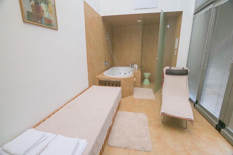 Hotel Zlata Hva Zda image
