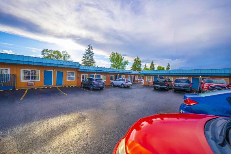 Royal Gateway Motel image
