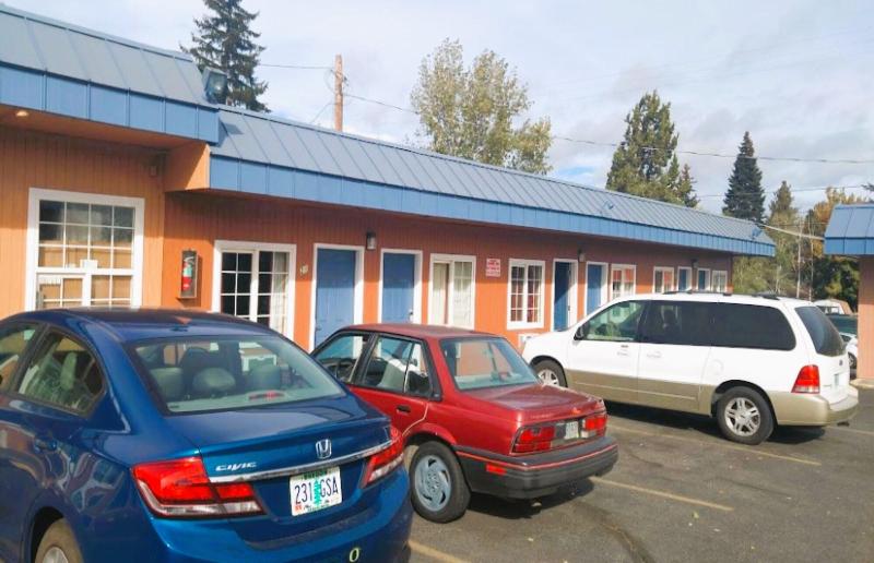 Royal Gateway Motel image