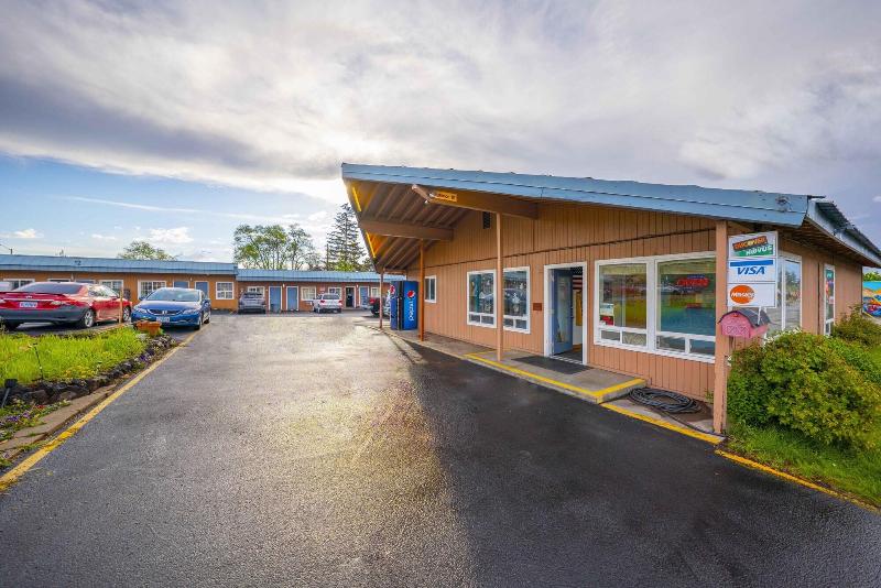 Royal Gateway Motel image