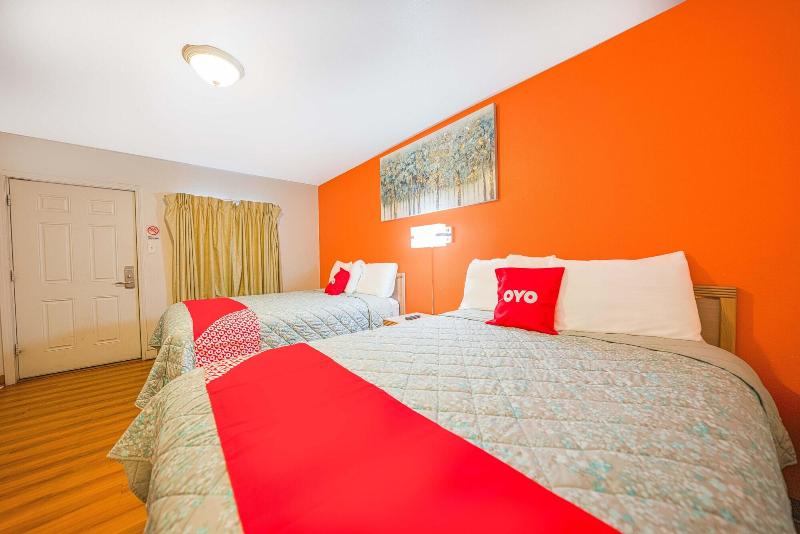 Royal Gateway Motel image