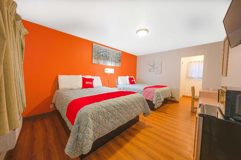 Royal Gateway Motel image