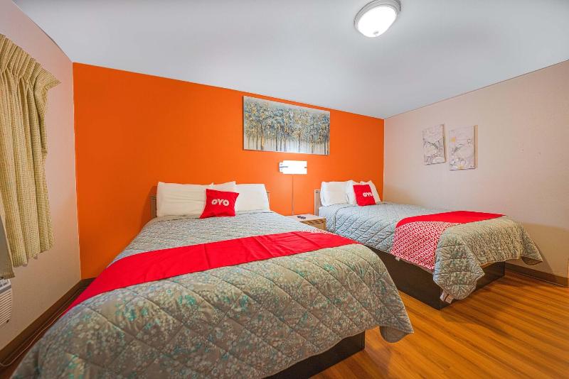 Royal Gateway Motel image