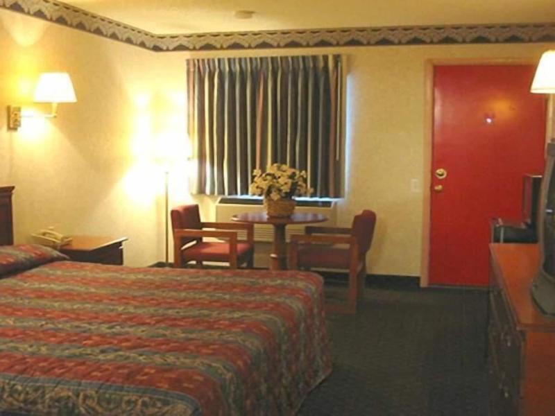 Red Carpet Inn Williamstown image