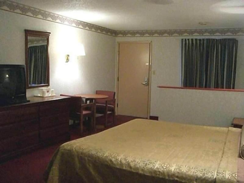 Red Carpet Inn Williamstown image