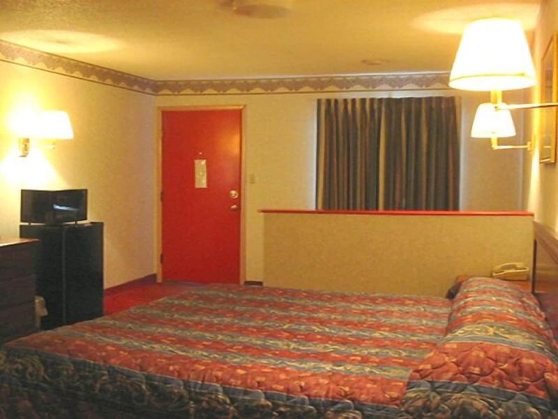 Red Carpet Inn Williamstown image