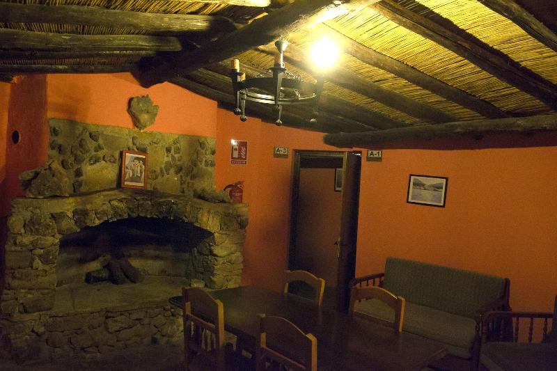 Los Chozos image