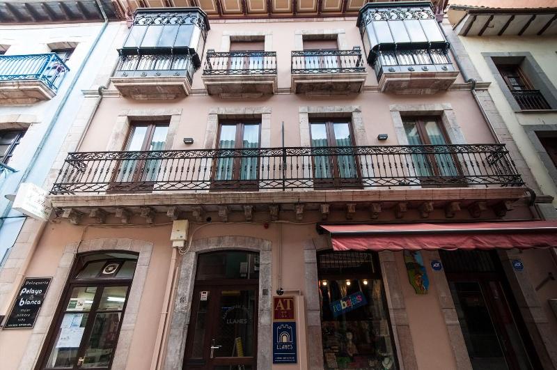 Apartamentos Turisticos Llanes image