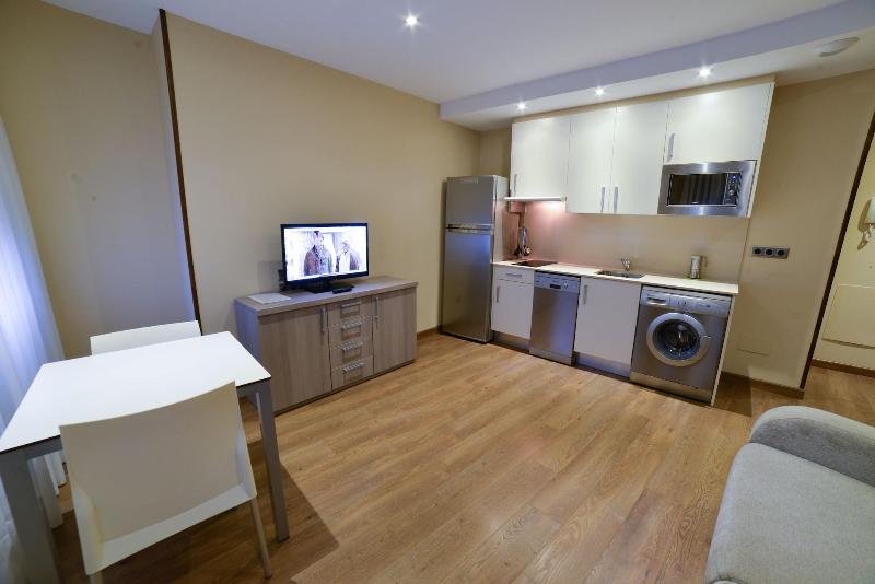 Apartamentos Turisticos Llanes image