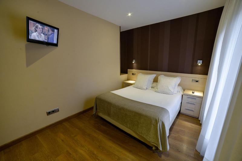 Apartamentos Turisticos Llanes image