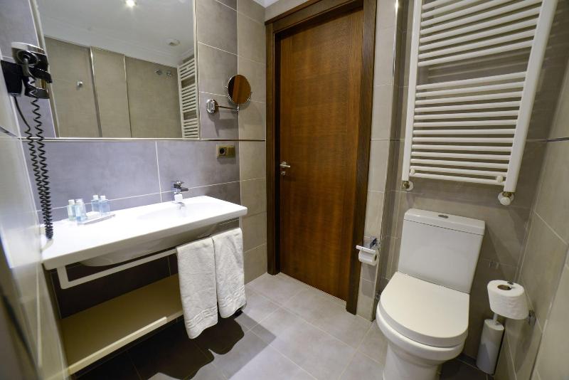 Apartamentos Turisticos Llanes image