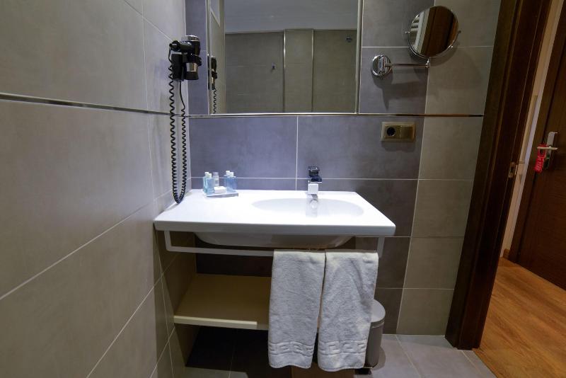 Apartamentos Turisticos Llanes image