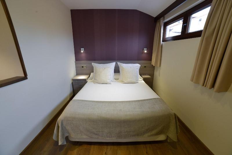 Apartamentos Turisticos Llanes image