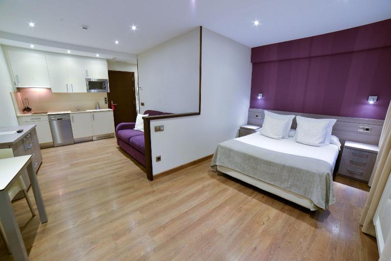 Apartamentos Turisticos Llanes image