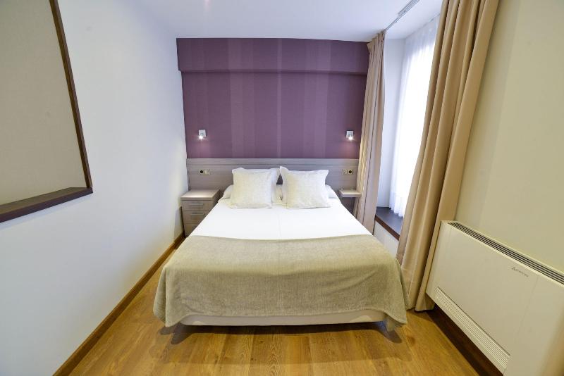 Apartamentos Turisticos Llanes image